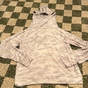 GAP hooded camo sweatshirt